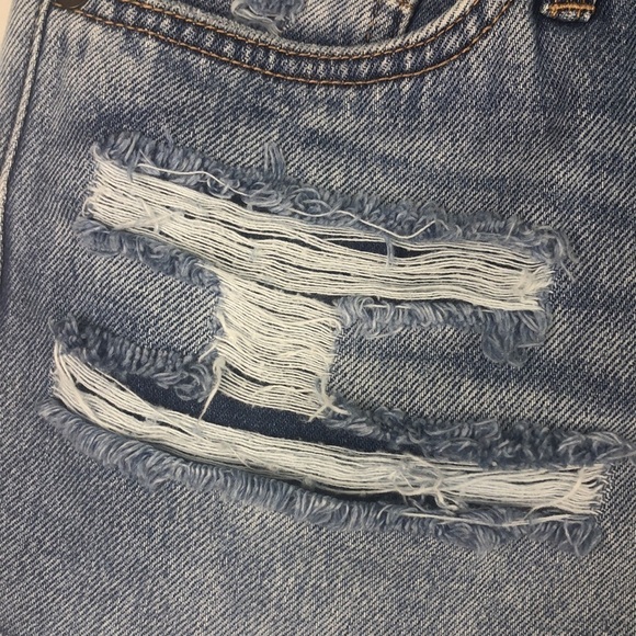 KanCan Mid Rise Distressed Blue Denim Cut Offs 100% Cotton Size 28/9 Jean Shorts - Picture 4 of 16